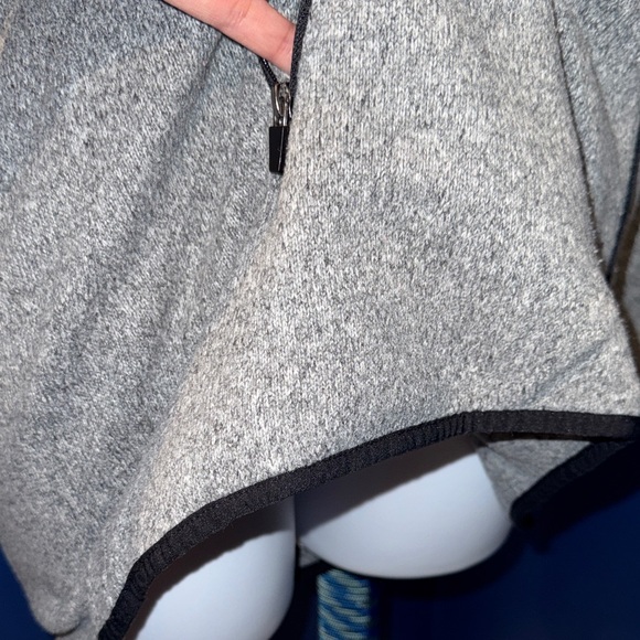 Old Navy Active- Women's Grey Hoodie Size Medium - Picture 13 of 17